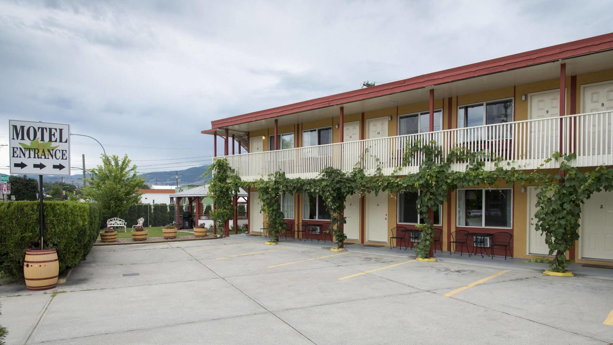 Maple Leaf Motel Inn Towne Osoyoos Exterior foto