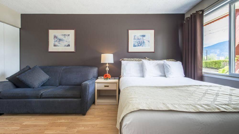 Maple Leaf Motel Inn Towne Osoyoos Exterior foto